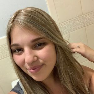 Meet your Posher, Daniela